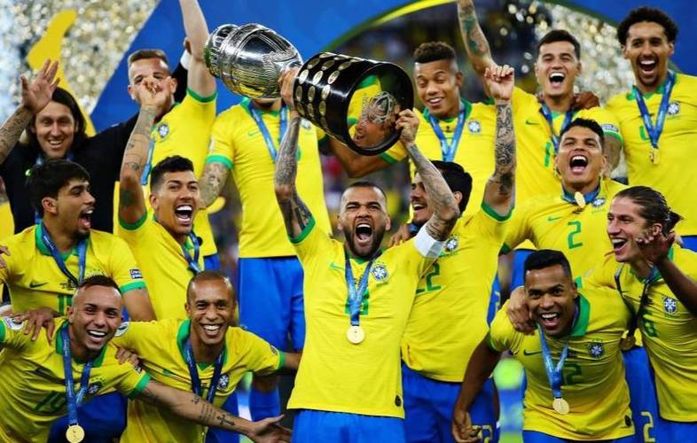 包含JackeyLove焦点对战，穆古鲁扎与50激战瑞士队分钟，战术调整胜负难料！的词条-九游会正规版