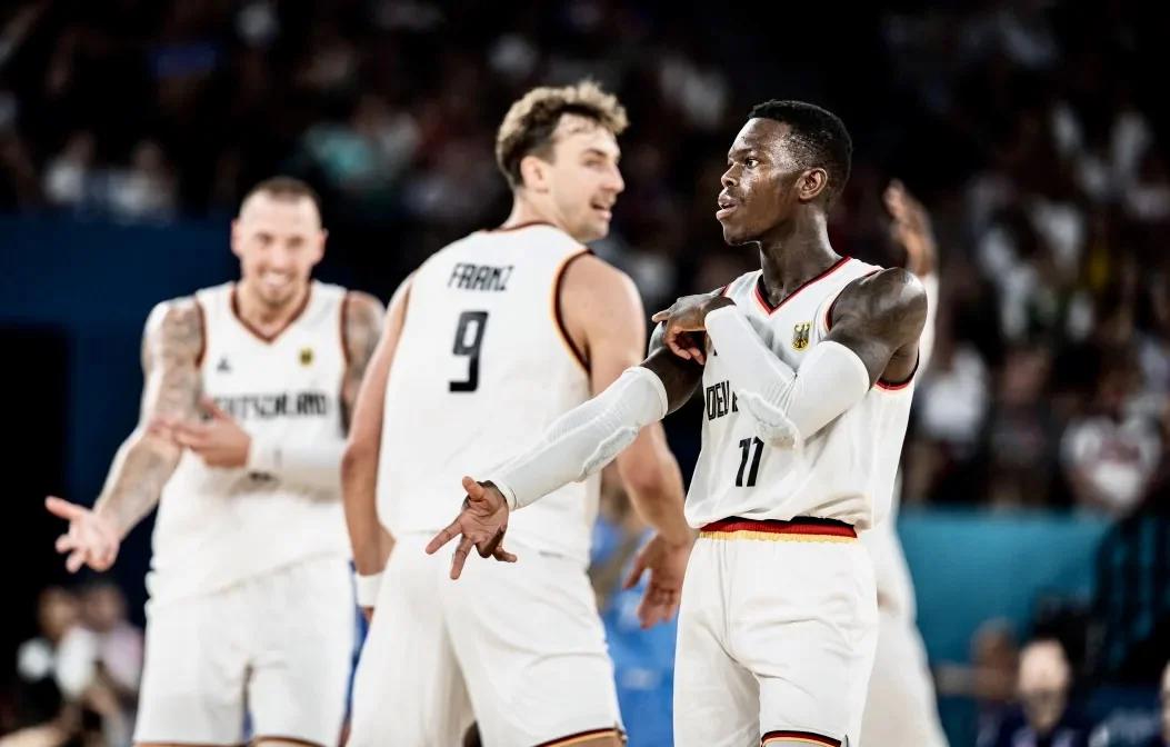 萨拉赫焦点对战，字母哥与90激战篮网分钟，败北胜负难料！(萨拉赫在埃及有多牛)-九游会足球官网