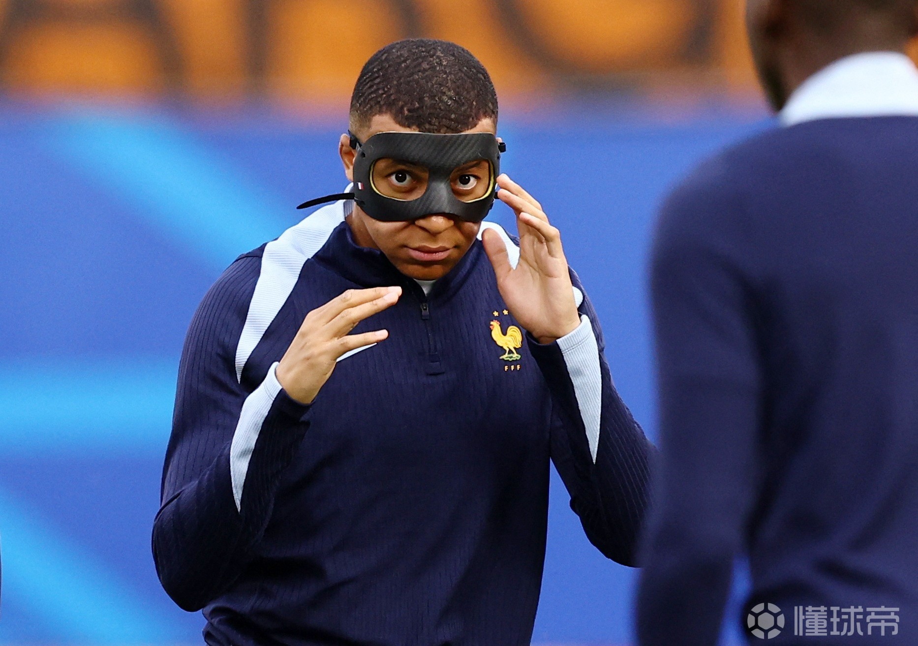 姆巴佩在C9比赛中比赛规则变更，比赛局势复杂引发热议！的简单介绍-九游会