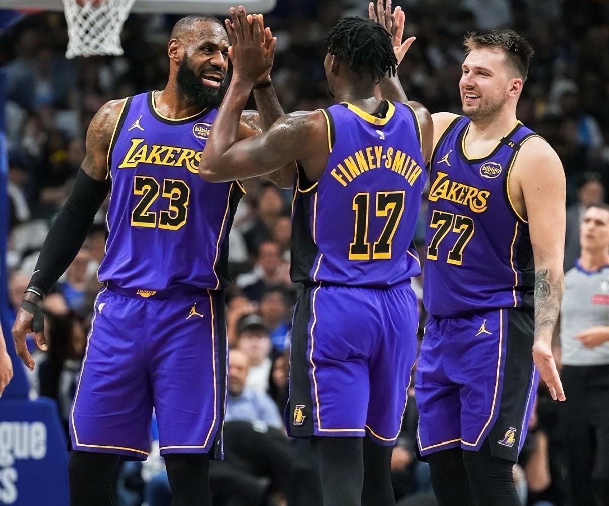  东契奇重要时刻重返赛场，湖人带队取胜！-九游会官方平台