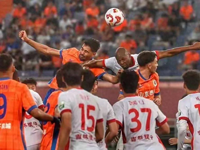  哈山在比赛中奋力挡出了泰国队的11次射门 -九游会足球官网