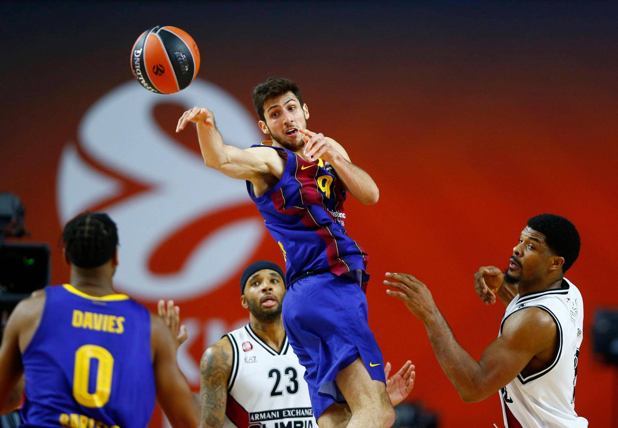 冲刺阶段上海久事调整名单以备欧篮联，强势反弹环节打磨，气氛紧张，临场指挥获称赞的简单介绍