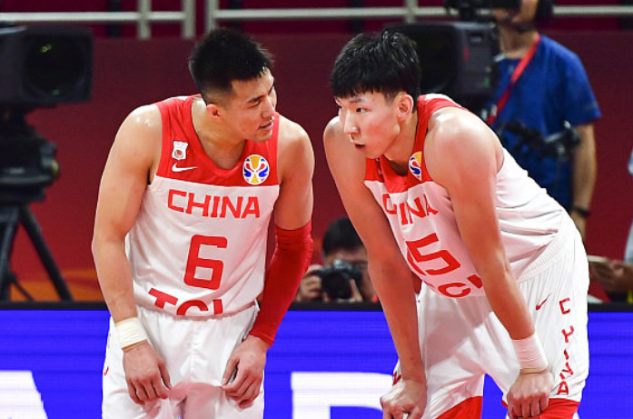 冲刺阶段上海久事调整名单以备欧篮联，强势反弹环节打磨，气氛紧张，临场指挥获称赞的简单介绍